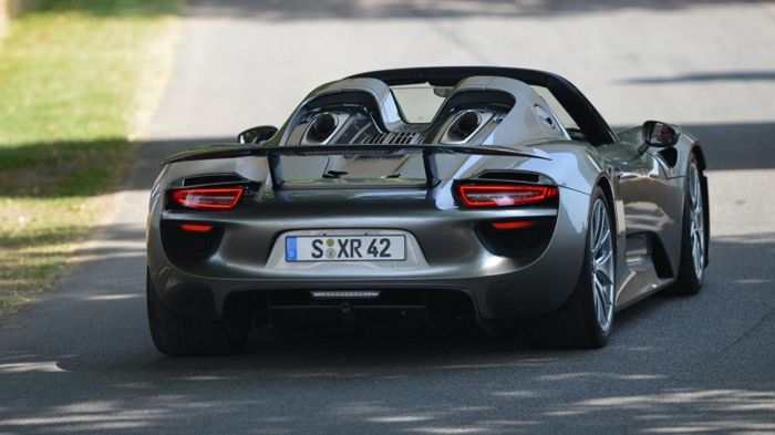 Η υβριδική 918 διαθέτει 5 ρυθμίσεις λειτουργίας κίνησης (E-Power, Hybrid, Sport Hybrid, Race Hybrid και Hot Lap), ανάλογα με τις προτεραιότητες του οδ